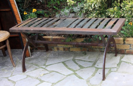 Banc en métal